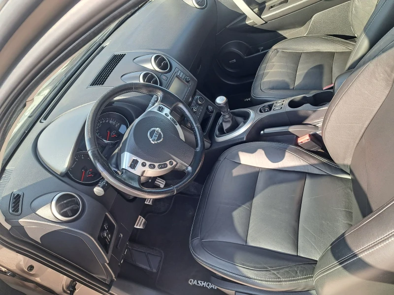 Nissan Qashqai 2.0   Кожен салон, снимка 6 - Автомобили и джипове - 52877138