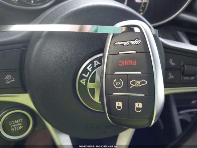 Alfa Romeo Stelvio AWD/АВТОКРЕДИТИРАНЕ ОТ 455 ЛВ НА МЕСЕЦ!, снимка 11 - Автомобили и джипове - 52736240