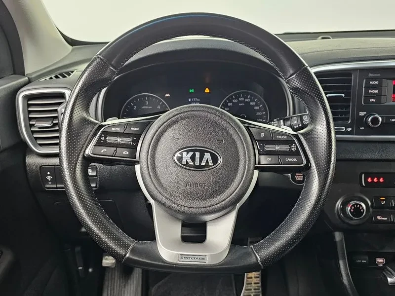 Kia Sportage Diesel 2.0 2Wd Trendy, снимка 13 - Автомобили и джипове - 56287412
