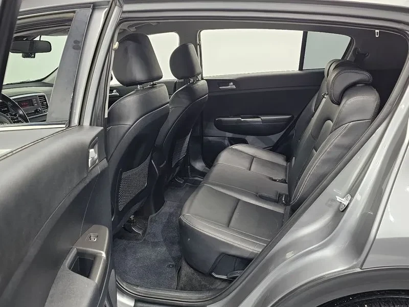 Kia Sportage Diesel 2.0 2Wd Trendy, снимка 11 - Автомобили и джипове - 56287412