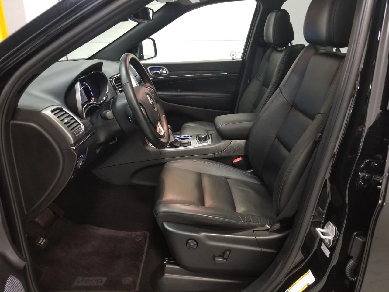 Jeep Grand cherokee * АВТО КРЕДИТ* ЦЕНА ДО БГ * CARFAX *  - изображение 7