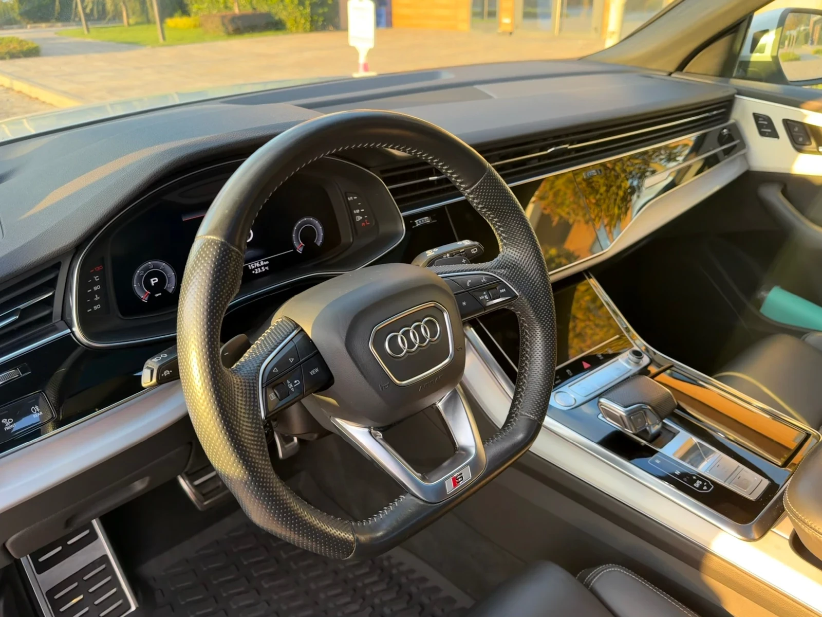 Audi Q8 ПЕРФЕКТНА, снимка 14 - Автомобили и джипове - 52948616