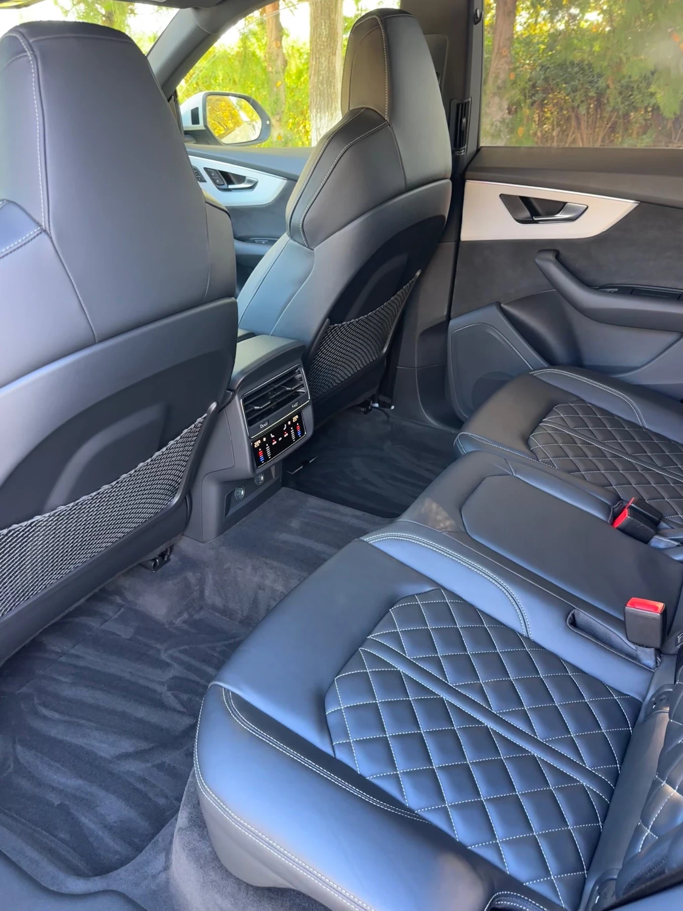 Audi Q8 ПЕРФЕКТНА, снимка 16 - Автомобили и джипове - 52948616