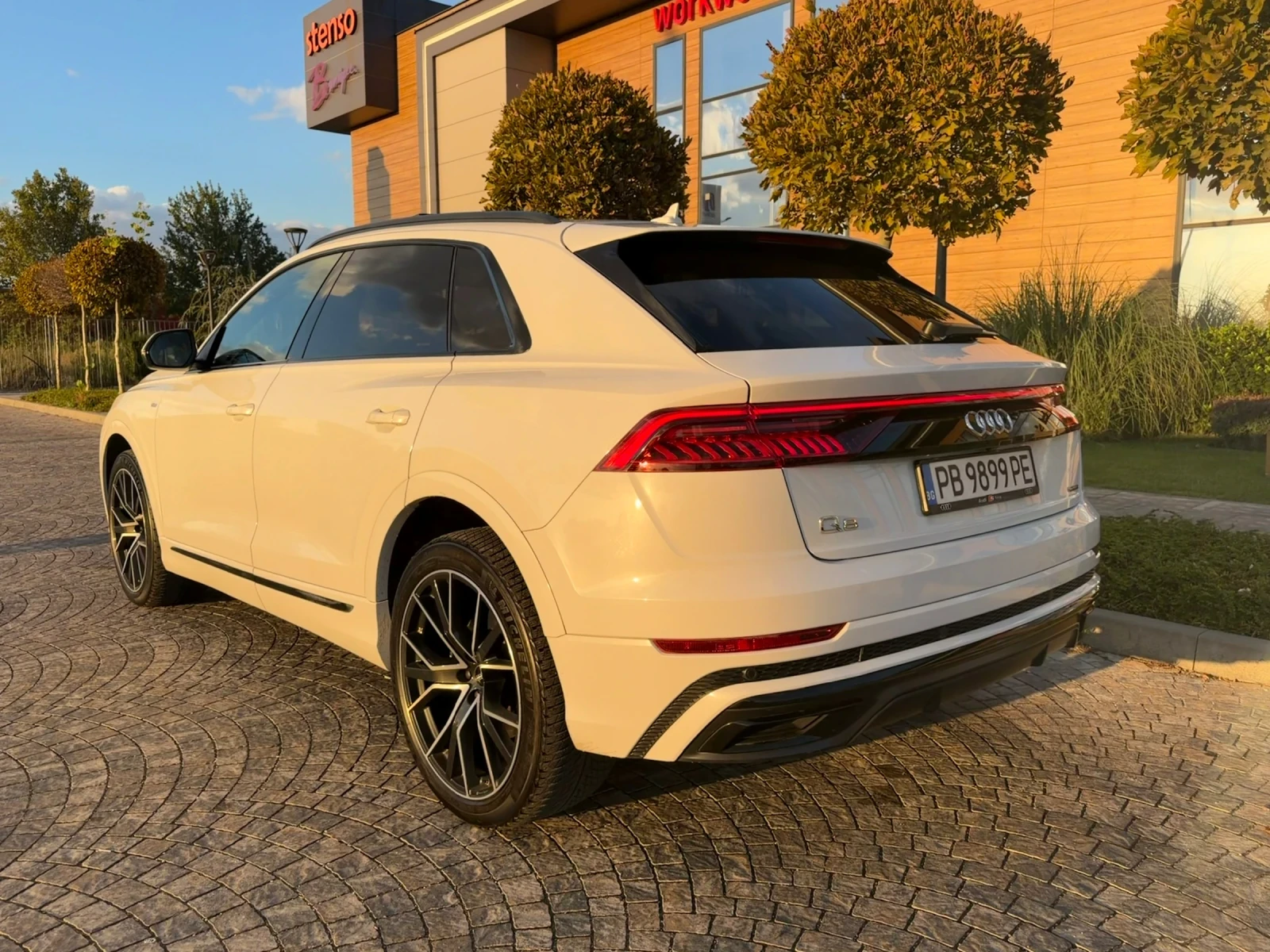 Audi Q8 ПЕРФЕКТНА, снимка 6 - Автомобили и джипове - 52948616