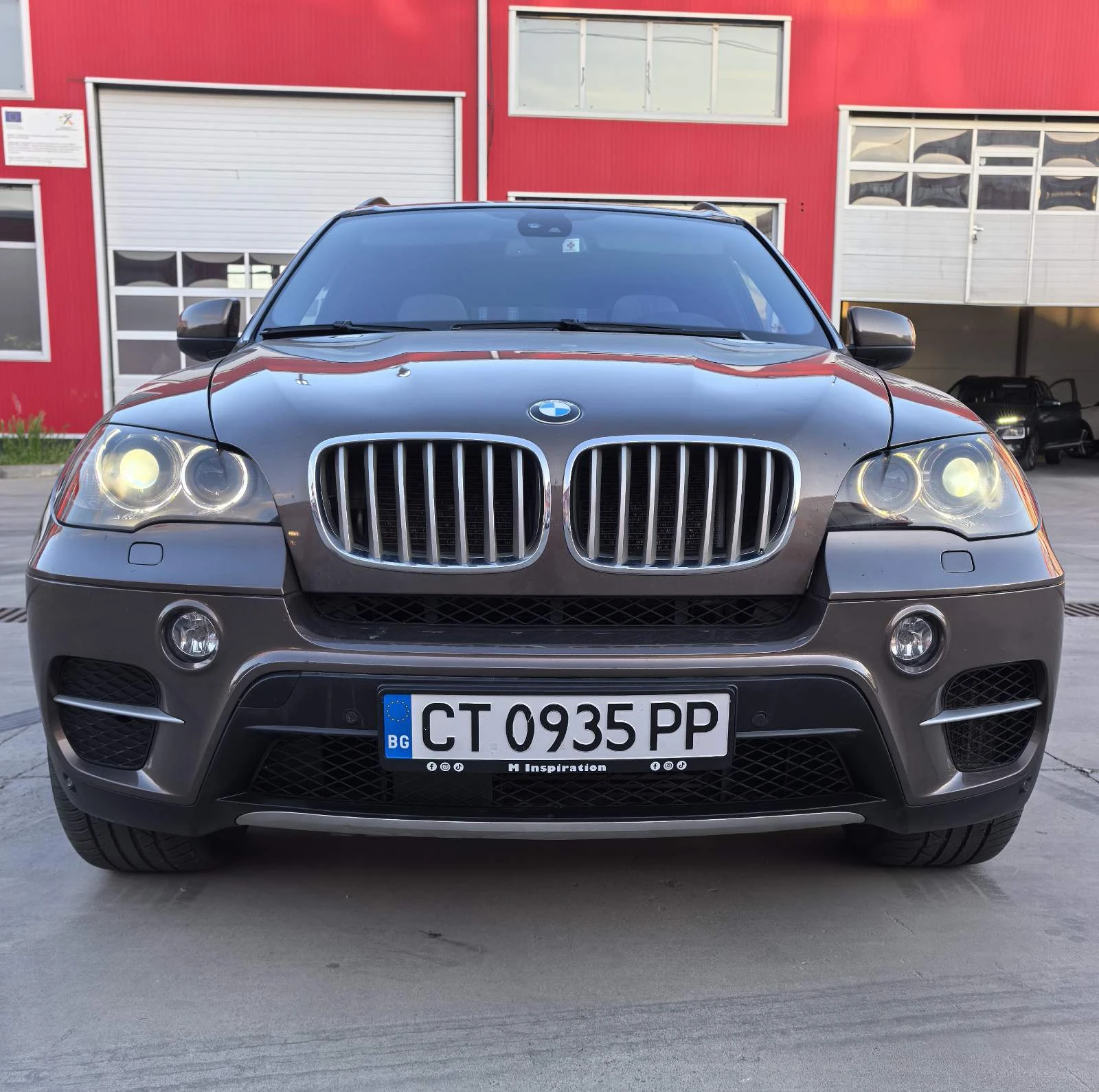 BMW X5 xDrive 40d M-Pack* PANO* TV* COMFORT* SPORT* HUD* , снимка 2 - Автомобили и джипове - 53200797