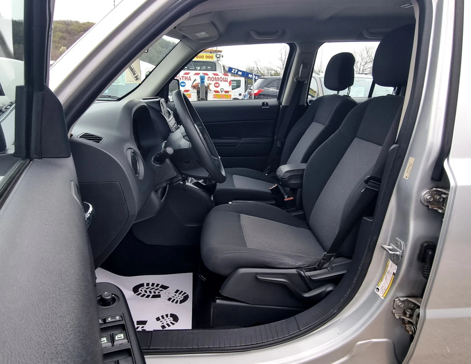 Jeep Patriot 2.2crd 163k.c. 4x4, снимка 10 - Автомобили и джипове - 54164349