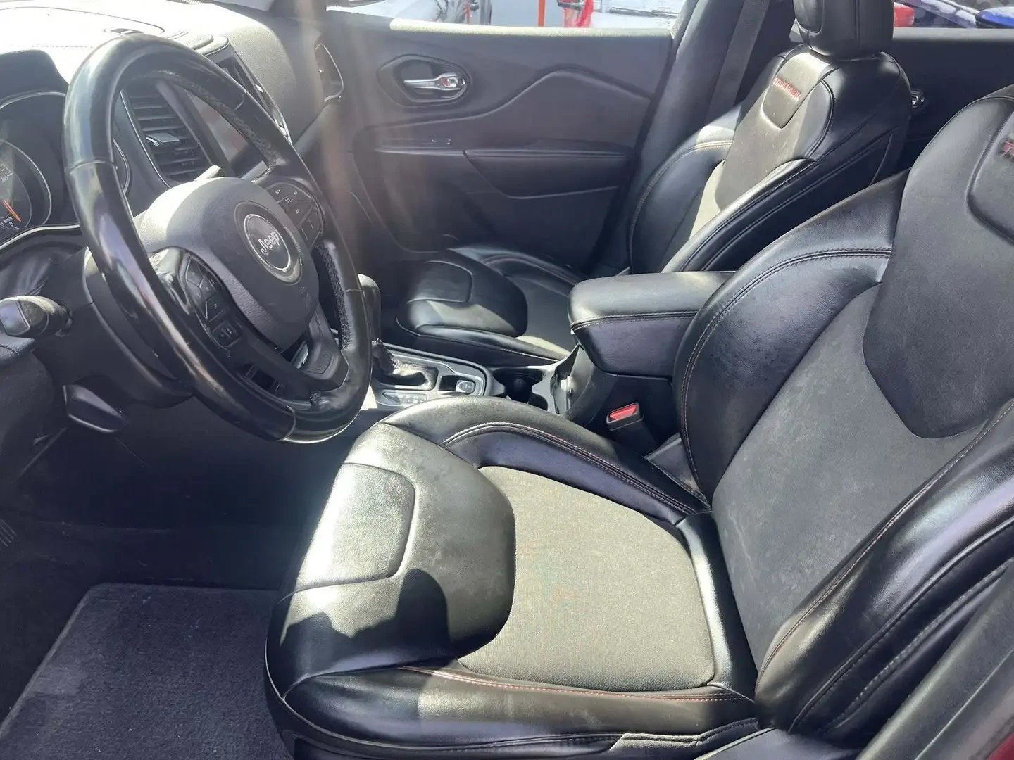 Jeep Cherokee 3.2* AWD* Trailhawk, снимка 8 - Автомобили и джипове - 54957488