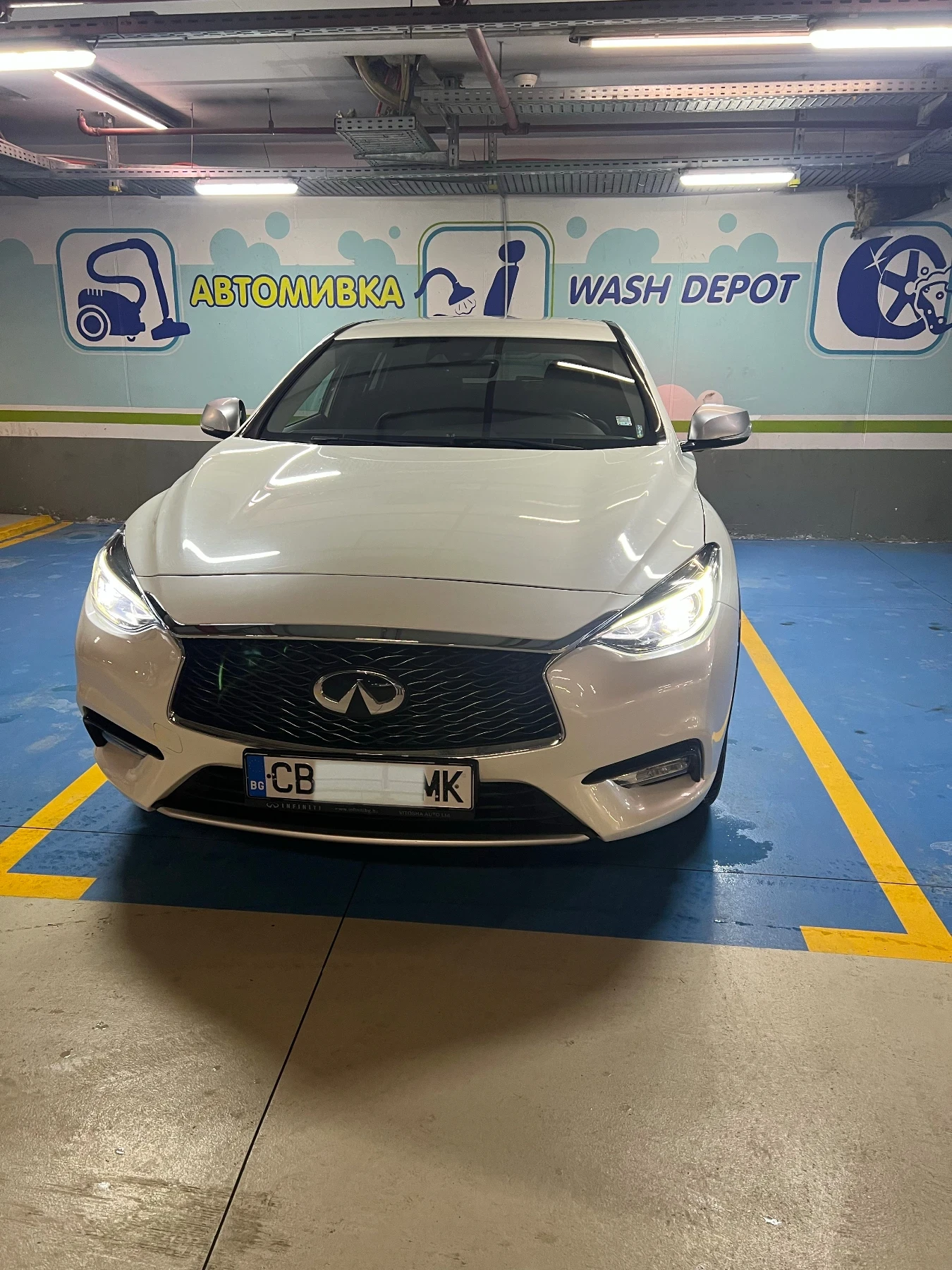 Infiniti Q30