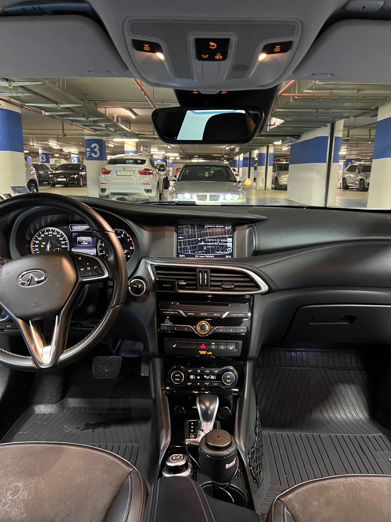 Infiniti Q30, снимка 9 - Автомобили и джипове - 55623475