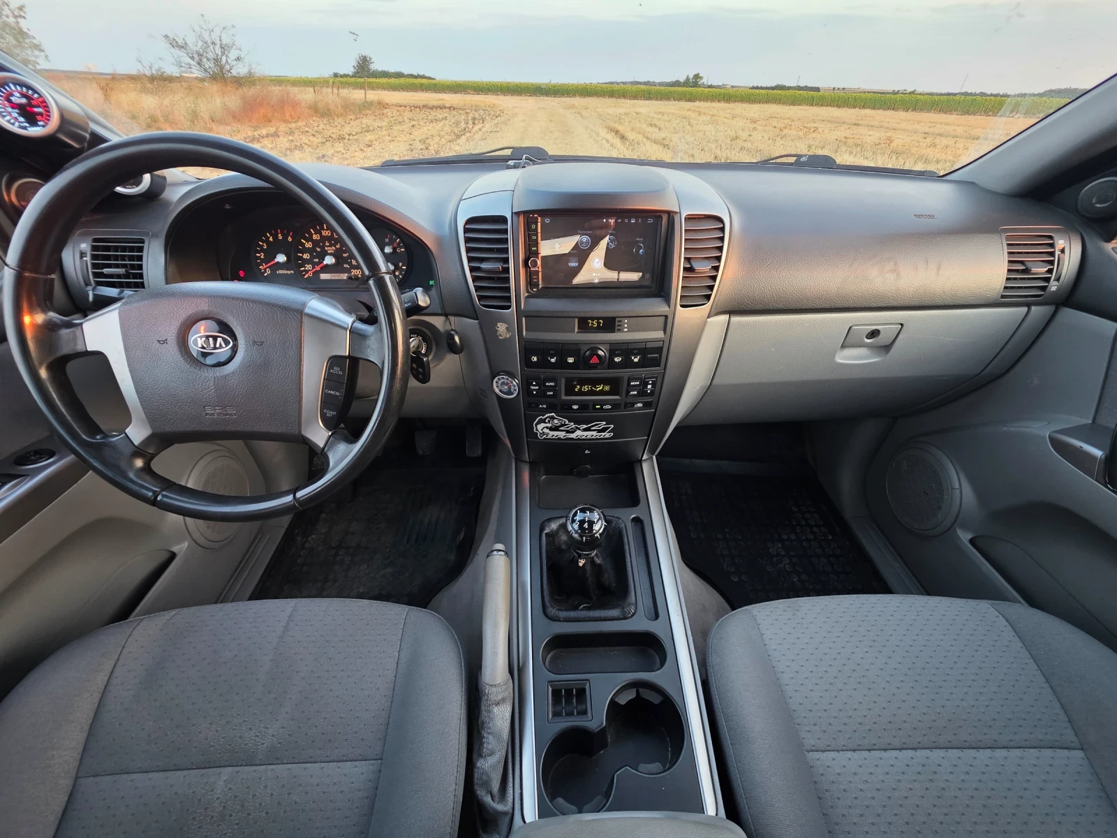 Kia Sorento 2.5, снимка 8 - Автомобили и джипове - 55657790