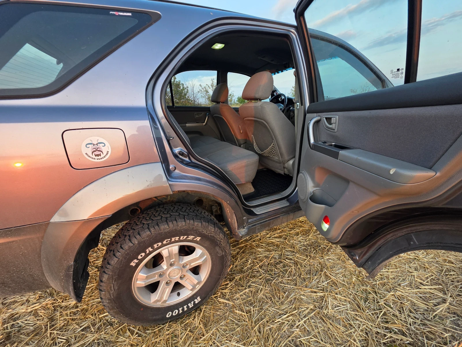 Kia Sorento 2.5, снимка 9 - Автомобили и джипове - 55657790