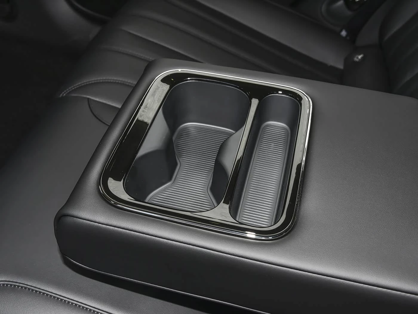 ����� AION V Luxury | Mobile.bg � ����������� 10