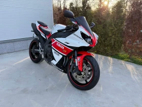 Yamaha YZF-R1 