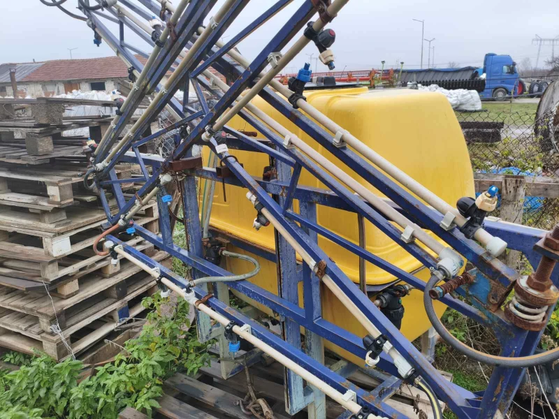 Пръскачка Друга марка 680 л., снимка 5 - Селскостопанска техника - 52573479