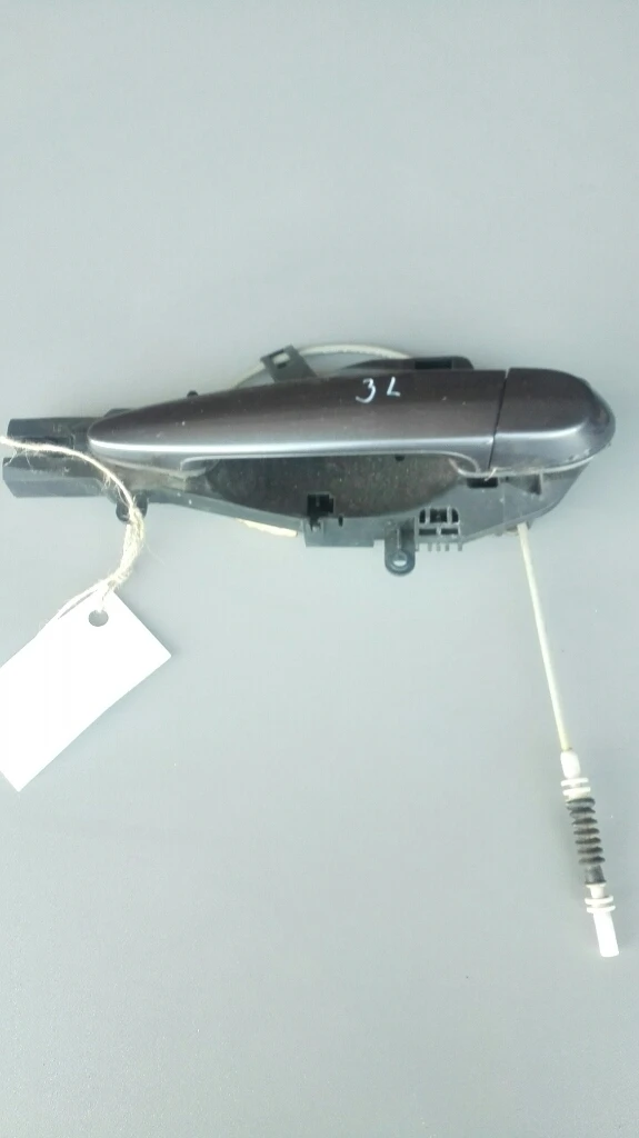 Дръжка врата външна задна лява Бмв 320д Е90