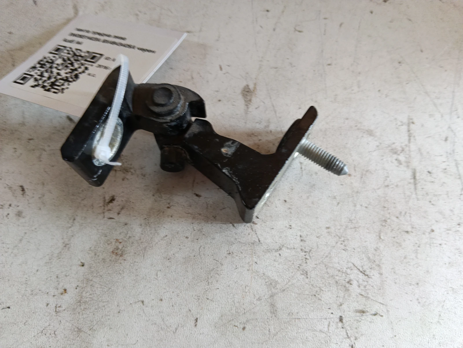 панта предна лява 8W0831403A 8X4843405A черен Audi A4
