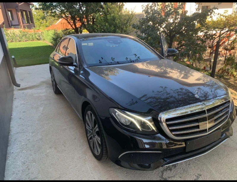 Mercedes-Benz E 220, снимка 1 - Автомобили и джипове - 46621743