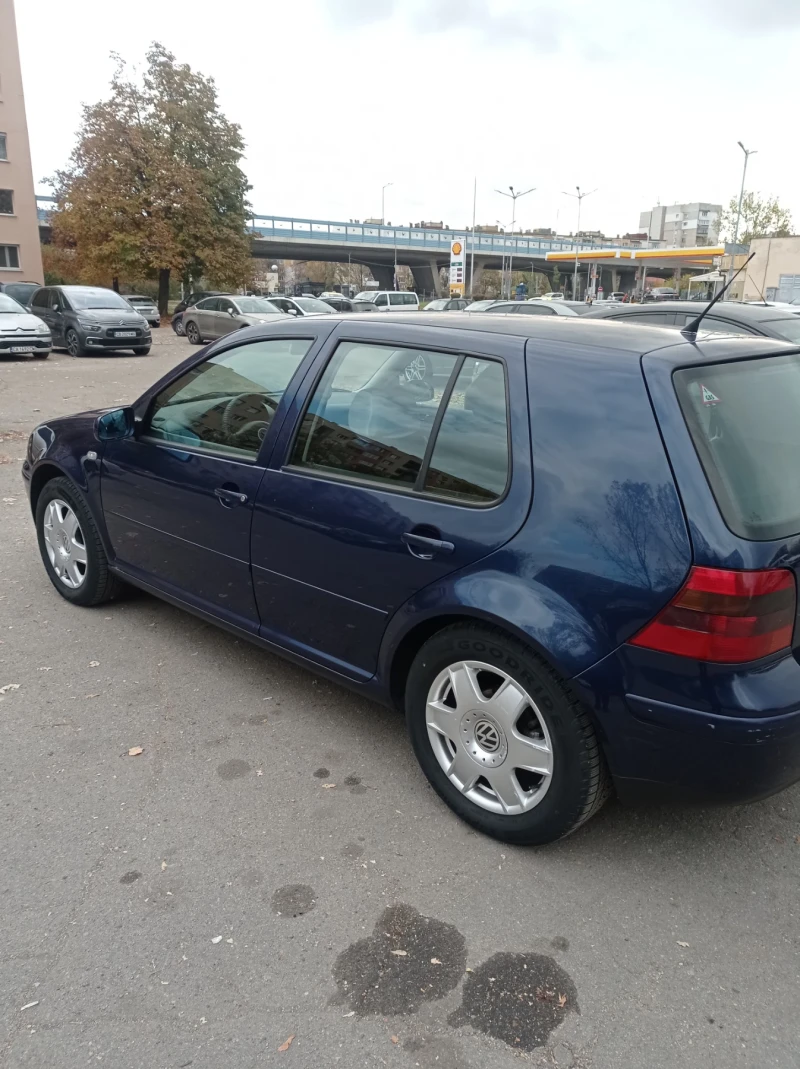 VW Golf Хечбек , снимка 4 - Автомобили и джипове - 47983602