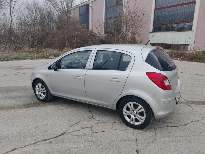 Opel Corsa 1.2i AVTOMAT 137000KM, снимка 4 - Автомобили и джипове - 48155627