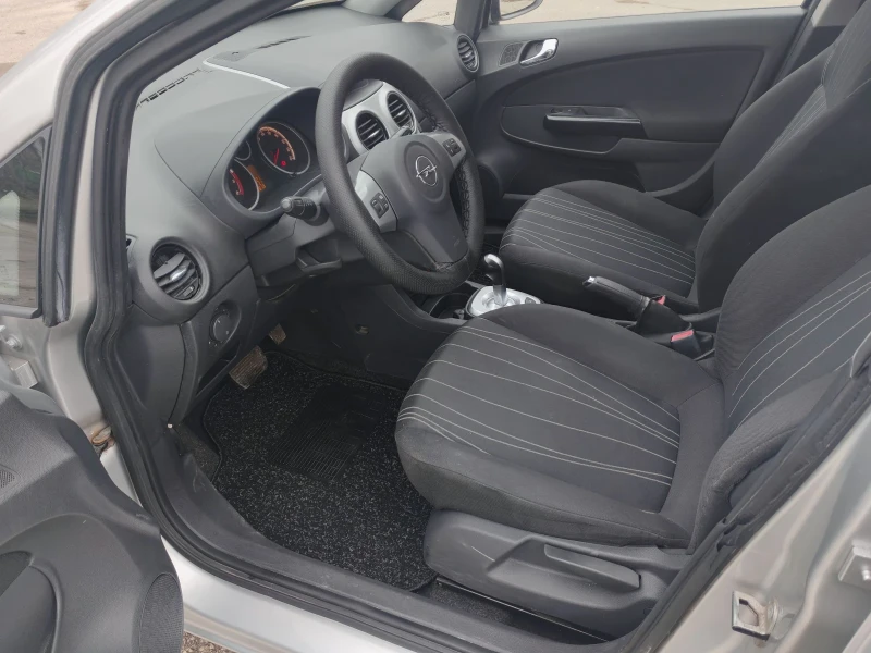 Opel Corsa 1.2i AVTOMAT 137000KM, снимка 13 - Автомобили и джипове - 48155627