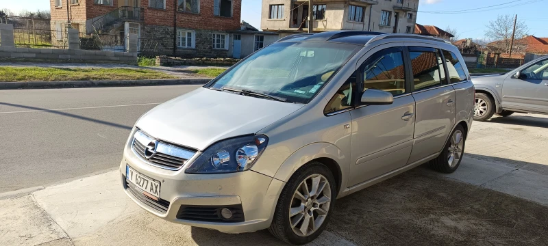 Opel Zafira 1.8 LPG, снимка 3 - Автомобили и джипове - 49200057