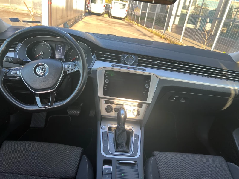 VW Passat 1.5, снимка 8 - Автомобили и джипове - 48381393