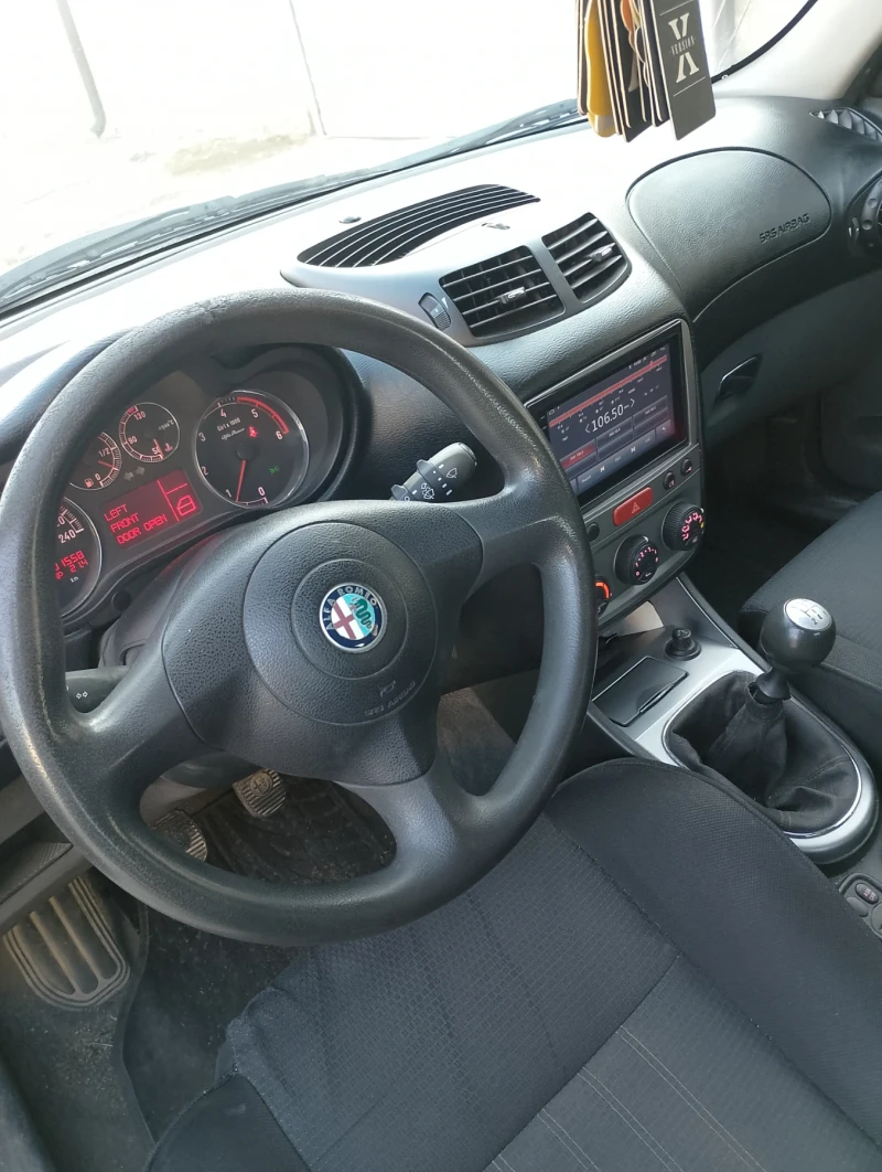 Alfa Romeo 147 1.9JTD, снимка 4 - Автомобили и джипове - 48636900