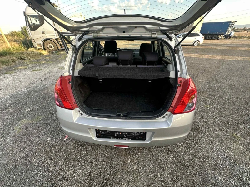 Suzuki Swift 1.3 i, снимка 6 - Автомобили и джипове - 51426660
