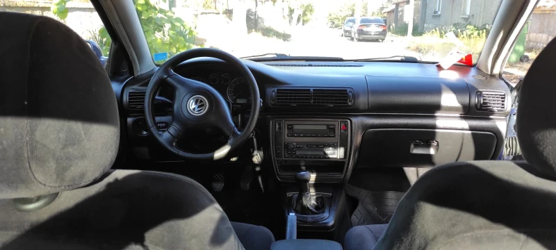 VW Passat 1.9 TDI, снимка 15 - Автомобили и джипове - 52200164