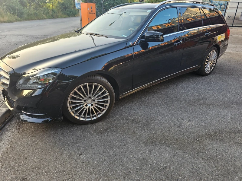 Mercedes-Benz E 220, снимка 11 - Автомобили и джипове - 52268762
