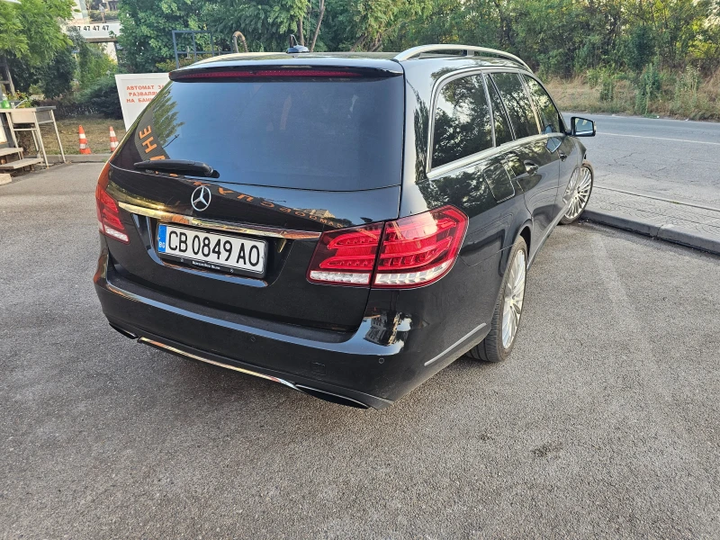 Mercedes-Benz E 220, снимка 4 - Автомобили и джипове - 52268762