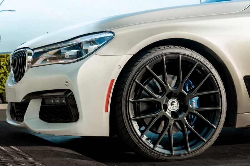 BMW 750 Li, снимка 4 - Автомобили и джипове - 52440236