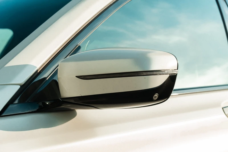 BMW 750 Li, снимка 6 - Автомобили и джипове - 52440236