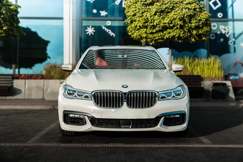 BMW 750 Li, снимка 3 - Автомобили и джипове - 52440236