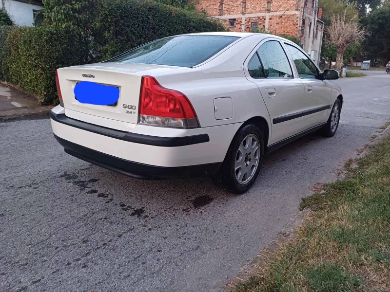 Volvo S60 2.4T, снимка 4 - Автомобили и джипове - 52189668
