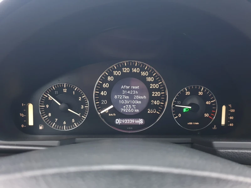 Mercedes-Benz E 320, снимка 5 - Автомобили и джипове - 52647275