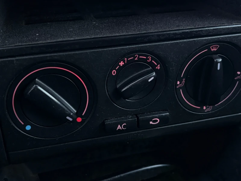 VW Golf, снимка 7 - Автомобили и джипове - 52740332