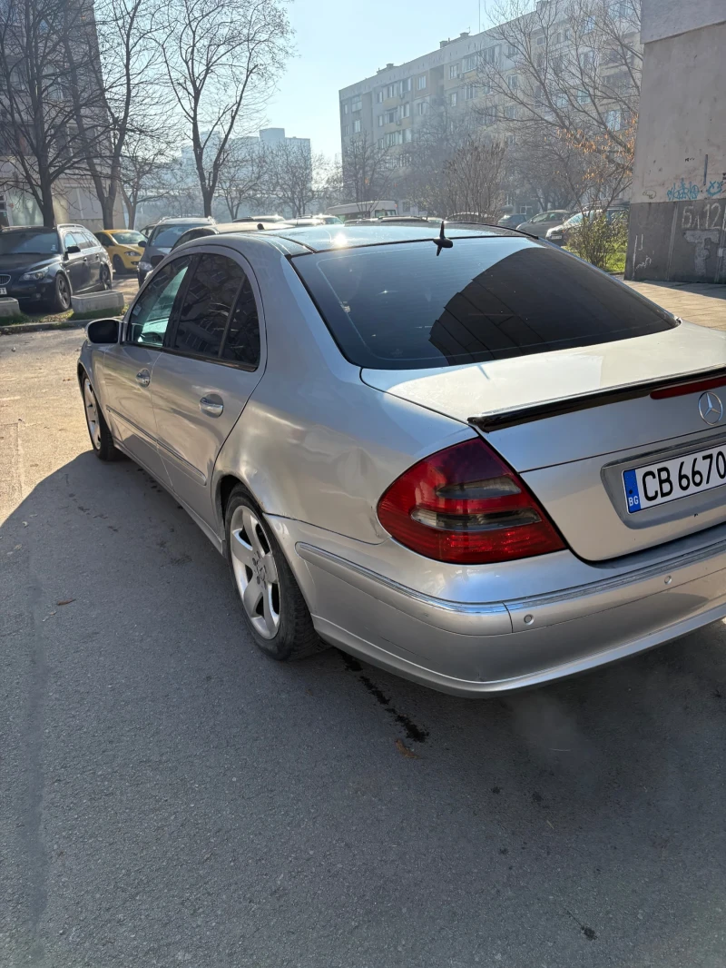 Mercedes-Benz E 270 Avangard, снимка 4 - Автомобили и джипове - 53446835
