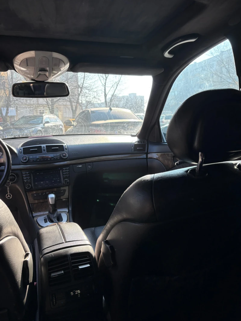 Mercedes-Benz E 270 Avangard, снимка 7 - Автомобили и джипове - 53446835
