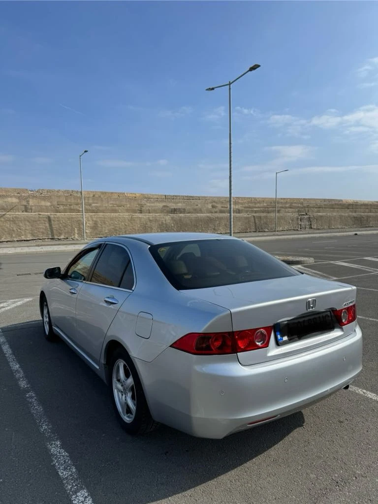 Honda Accord 2.0, снимка 4 - Автомобили и джипове - 49441750