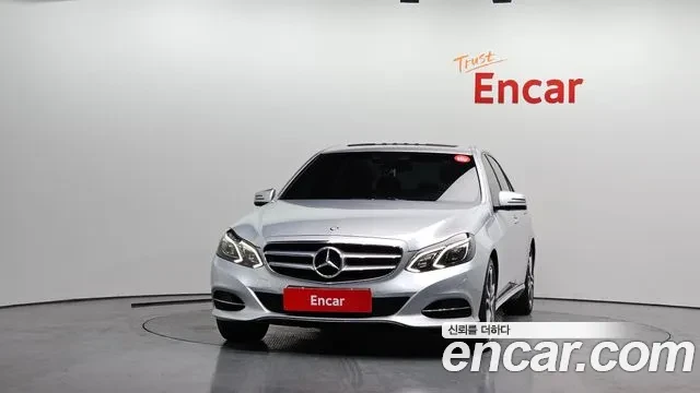 Mercedes-Benz E 250 BlueTec 4MATIC , снимка 2 - Автомобили и джипове - 54031723