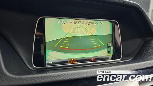 Mercedes-Benz E 250 BlueTec 4MATIC , снимка 10 - Автомобили и джипове - 54031723