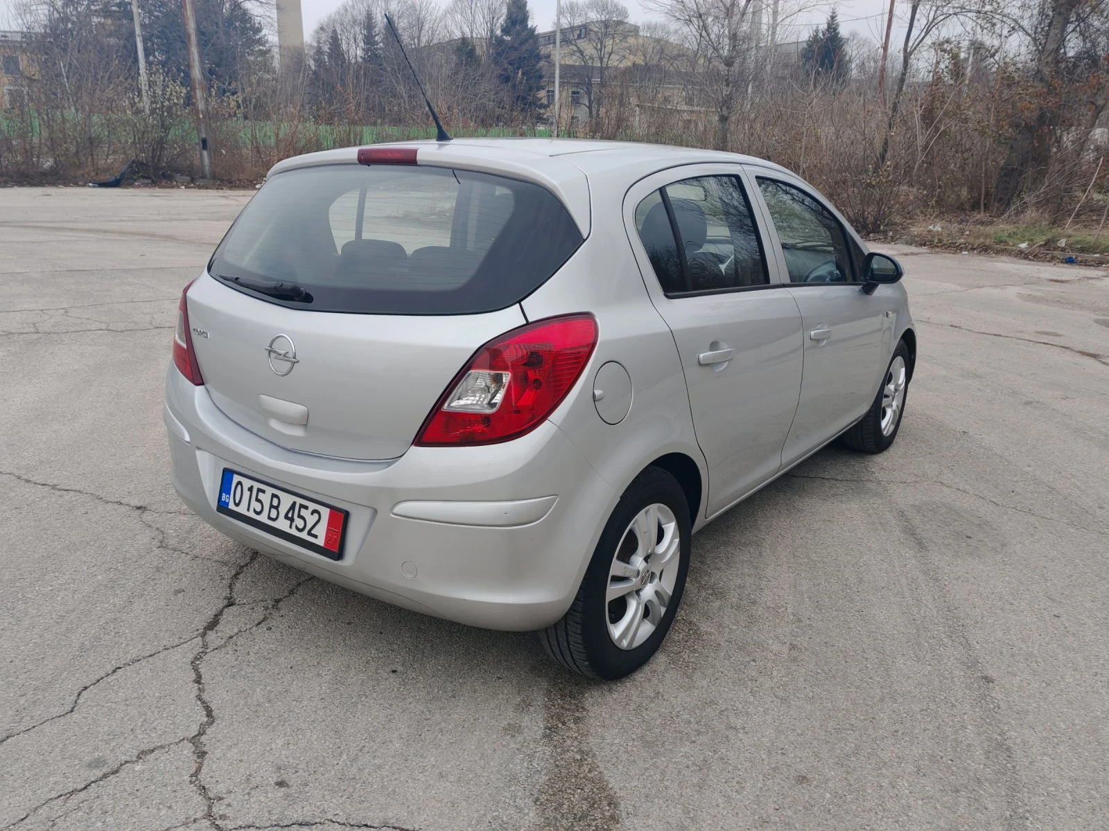 Opel Corsa 1.2i AVTOMAT 137000KM - изображение 6