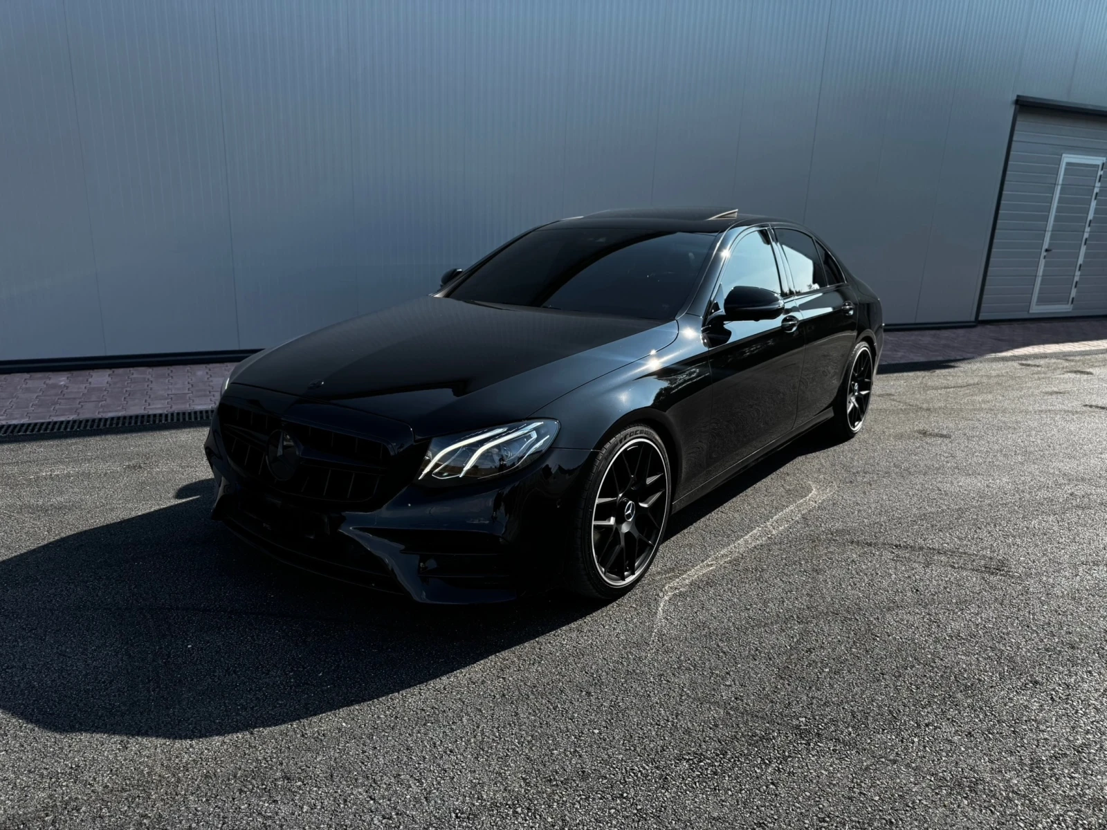 Mercedes-Benz E 220  - изображение 4