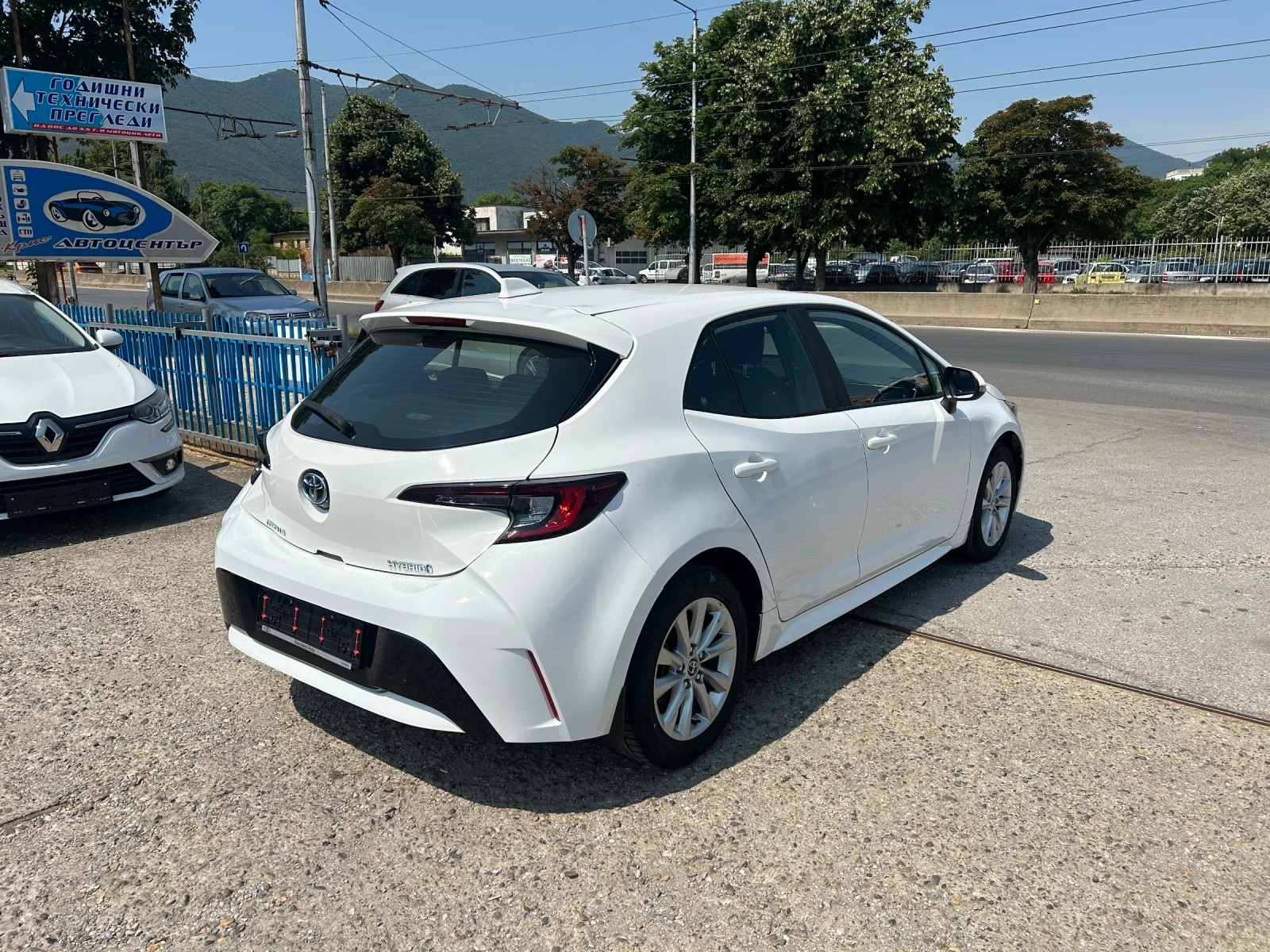 Toyota Corolla HYBRID - изображение 7