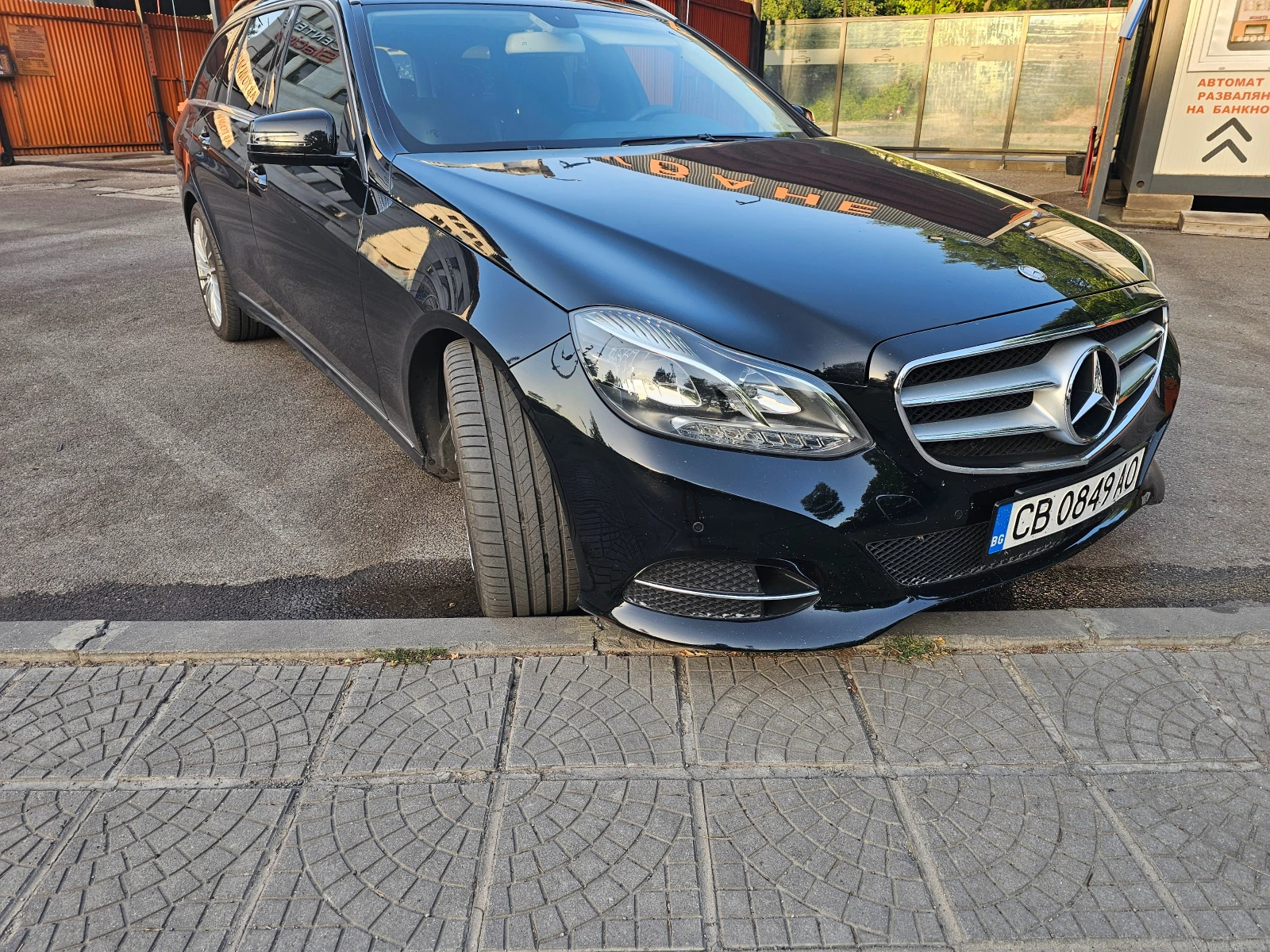 Mercedes-Benz E 220  - изображение 2