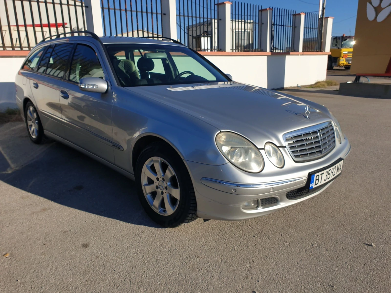 Mercedes-Benz E 320  - изображение 2