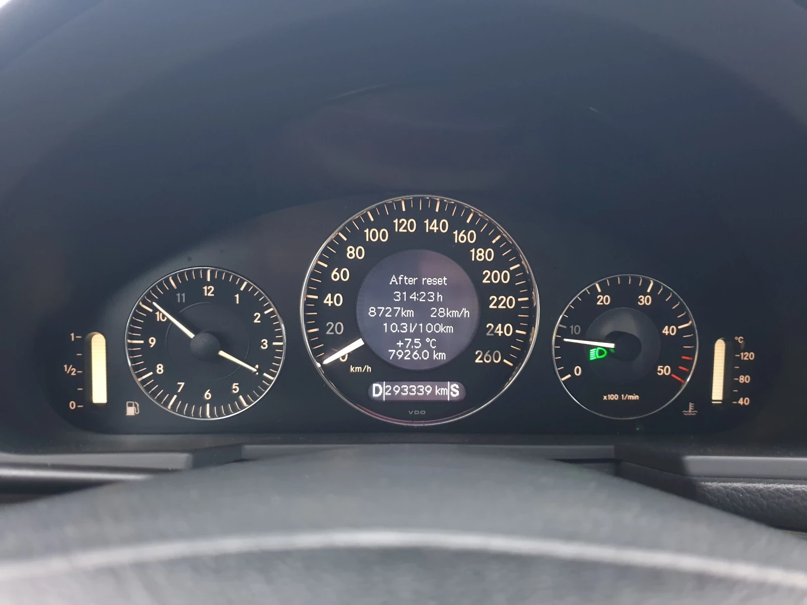 Mercedes-Benz E 320  - изображение 5