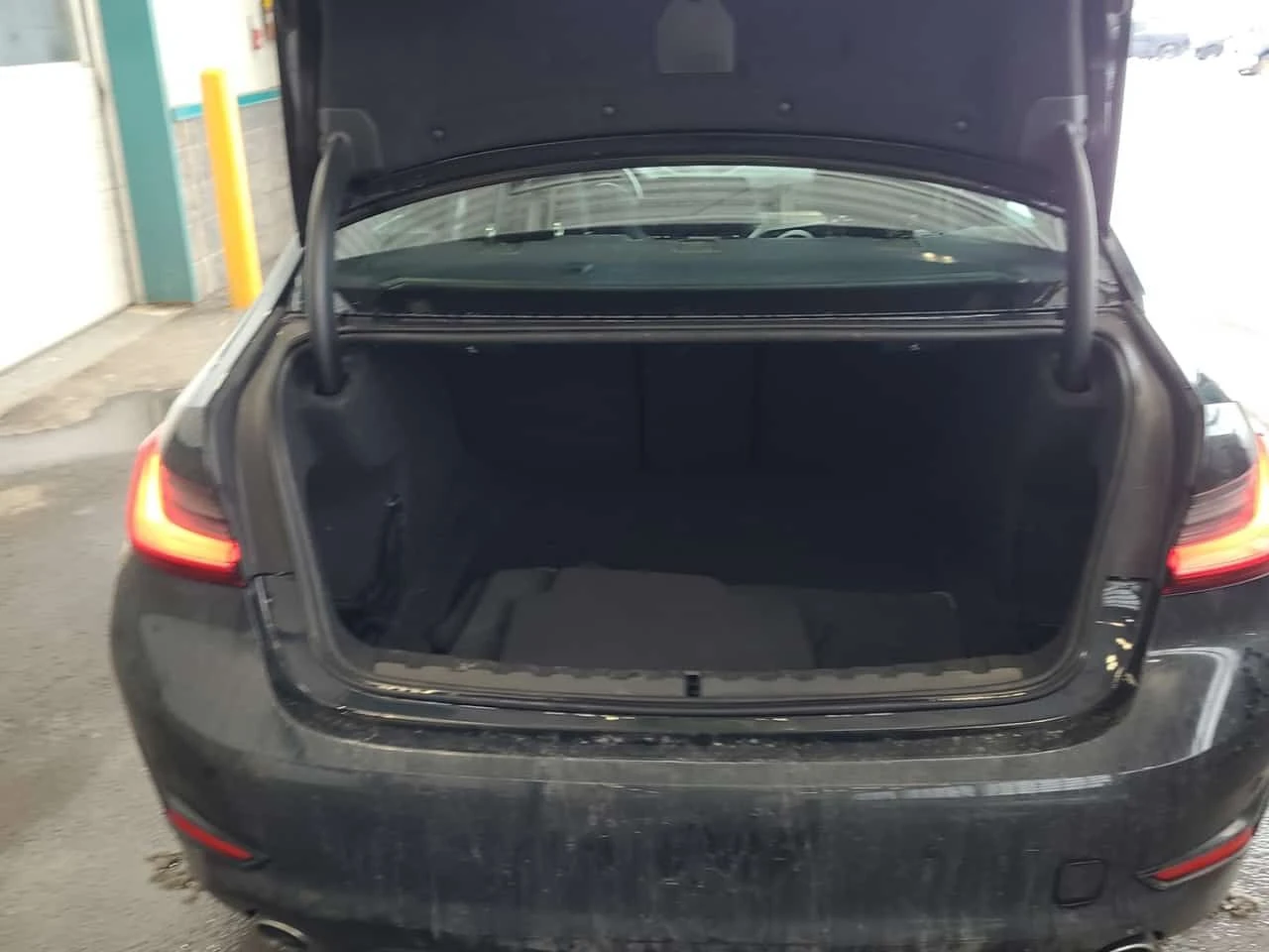 BMW 330 * 330I XDRIVE * CARFAX * 2 КЛЮЧА * ПАНОРАМА * , снимка 15 - Автомобили и джипове - 53933032