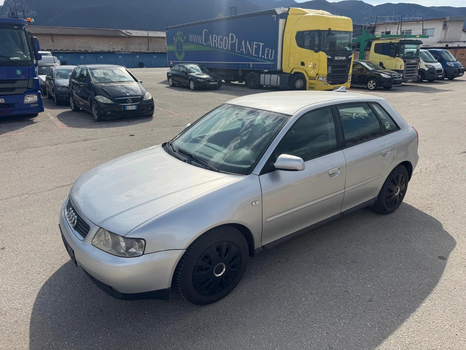 Audi A3 1.6i Automat , снимка 3 - Автомобили и джипове - 54157948